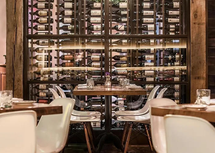 Best Hotels Near Arena District Columbus Ohio